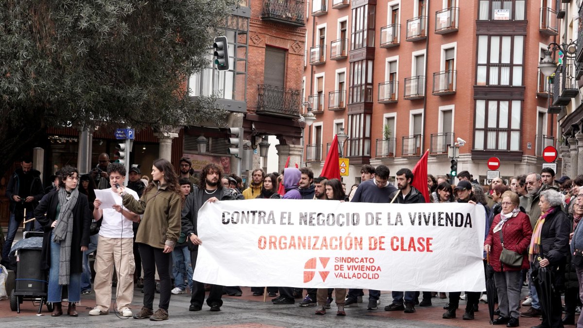 Concentración en Valladolid para reclamar que la vivienda sea un derecho universal.