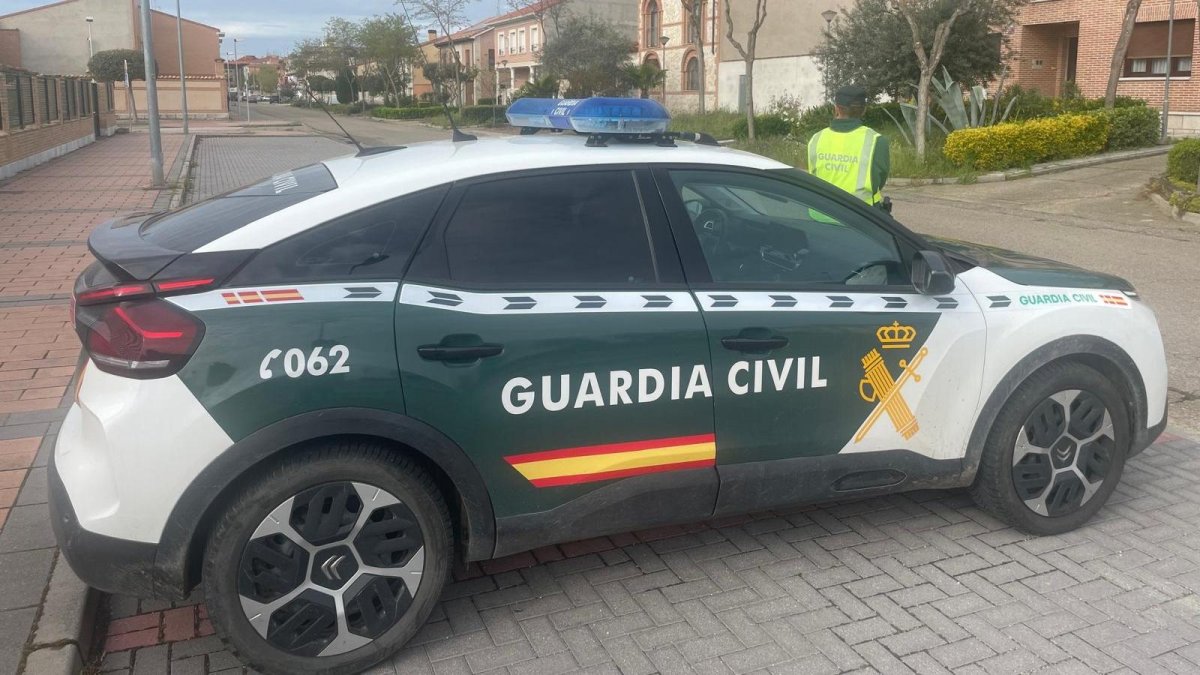 Un vehículo de la Guardia Civil