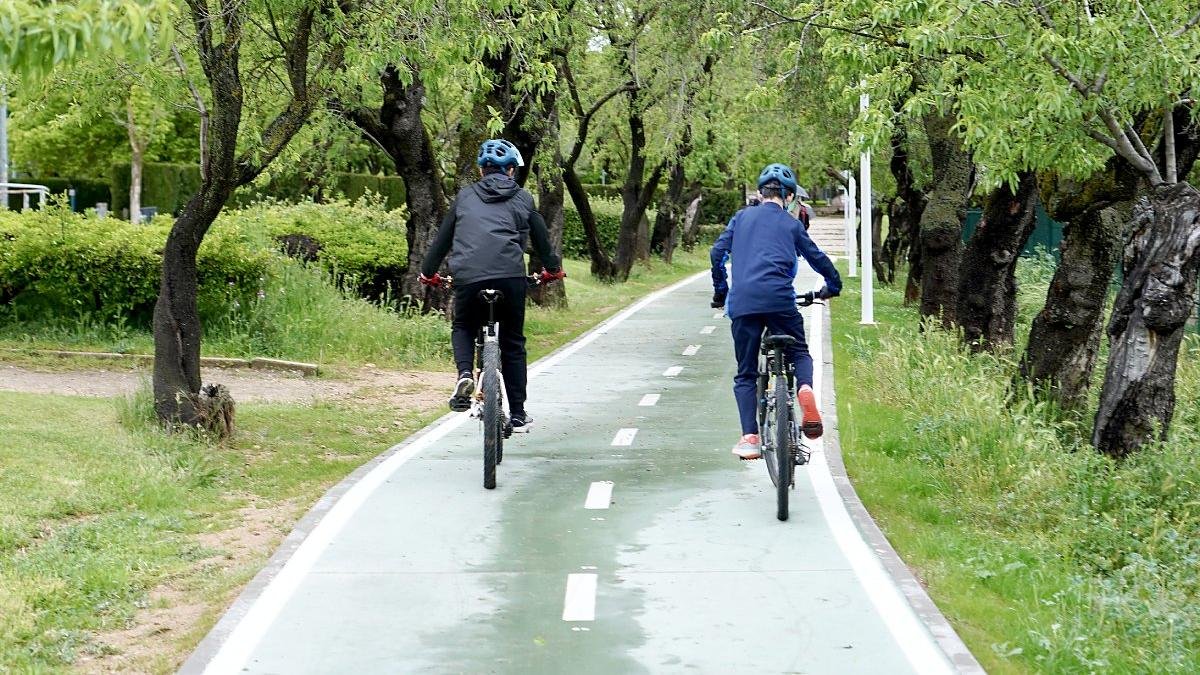 Nuevo tramo del carril bici en Parquesol entre el Parque del Mediodía y la Avenida de Salamanca.