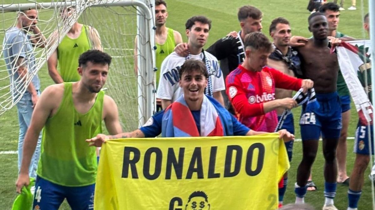 Yeray Cabanzón, jugador de   la Ponfe, después de ganar 2-1 a la Cultural.