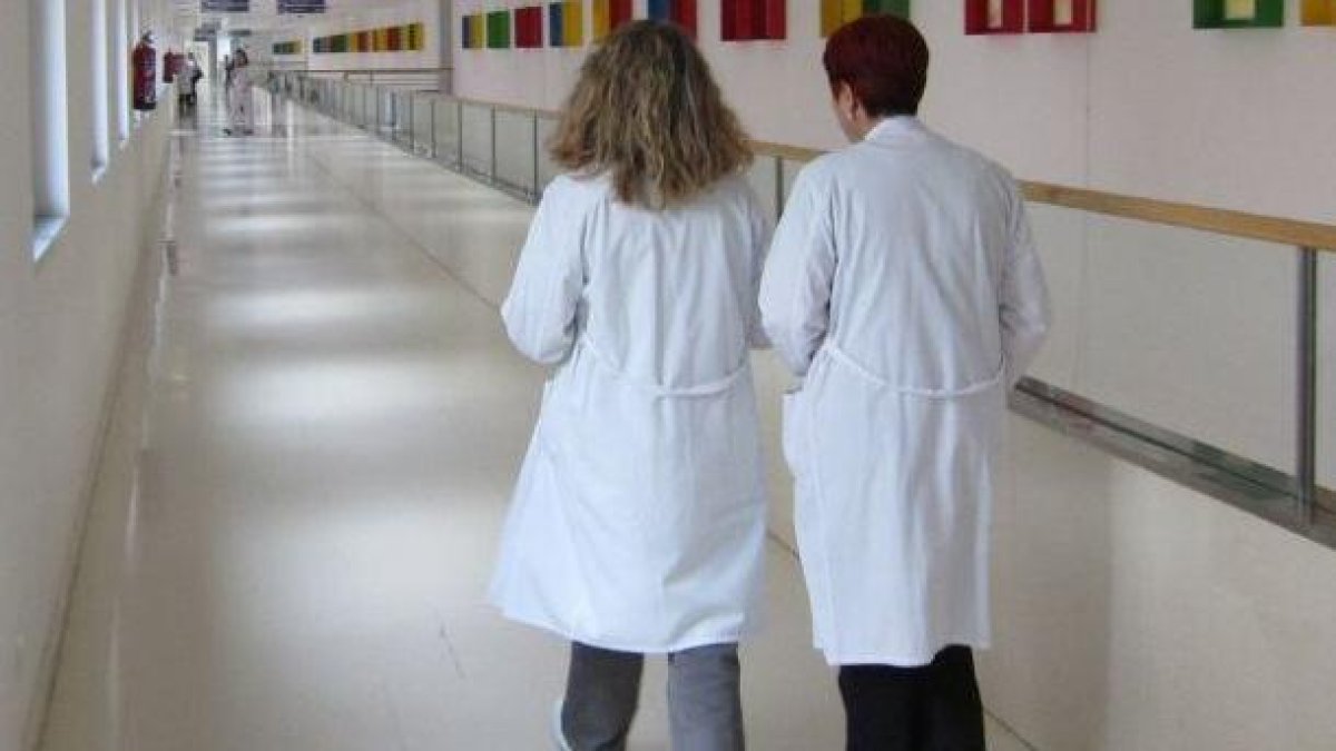 Médicos de familia en un pasillo del Río Hortega