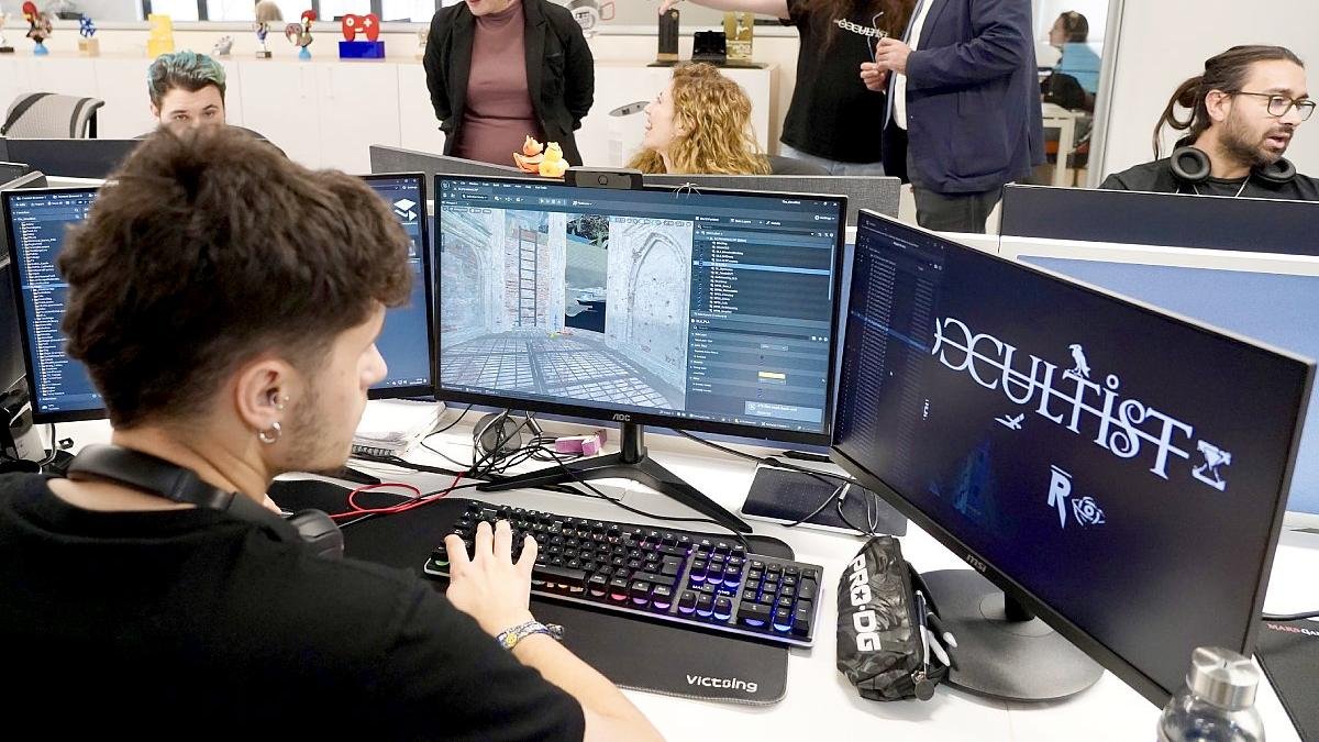 Presentación del Laboratorio Tecnológico de Contenidos Digitales el 8 de noviembre de 2024 con la participación del alcalde de Valladolid, Jesús Julio Carnero, en una foto de archivo.