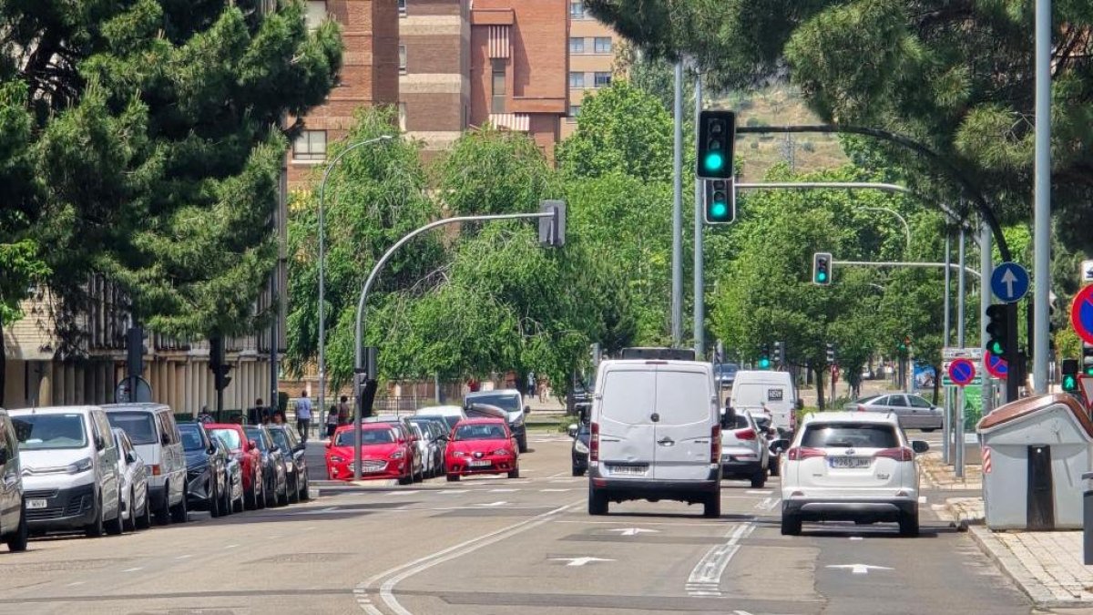 Parte de la avenida Miguel Ángel Blanco que se asfaltará en este verano.