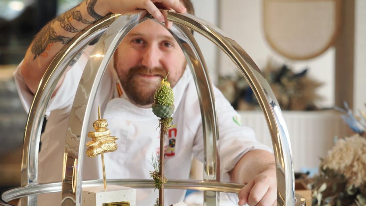 Juan Carlos Jiménez, chef ganador del Pincho de Oro, en su restaurante Azul Mediterráneo