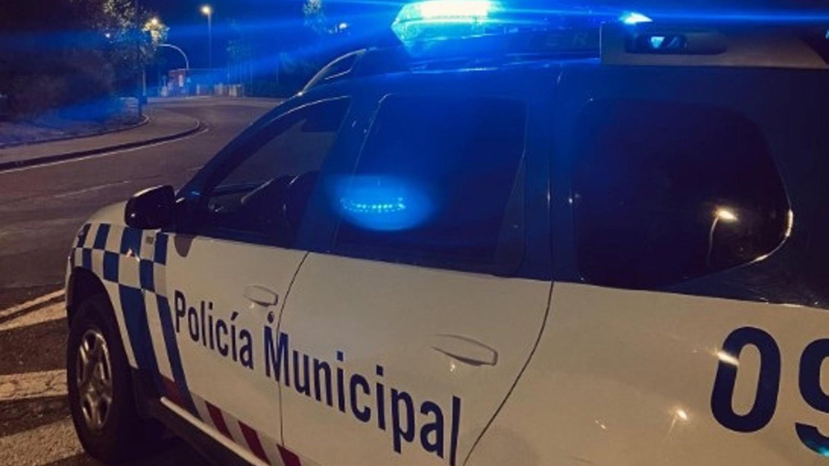 Un vehículo de la Policía Municipal en Valladolid, en una imagen de archivo.