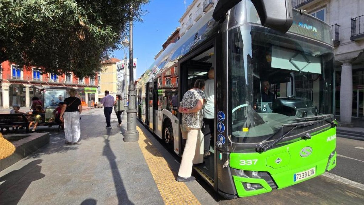 Autobús en Fuente Dorada, en una imagen de archivo.