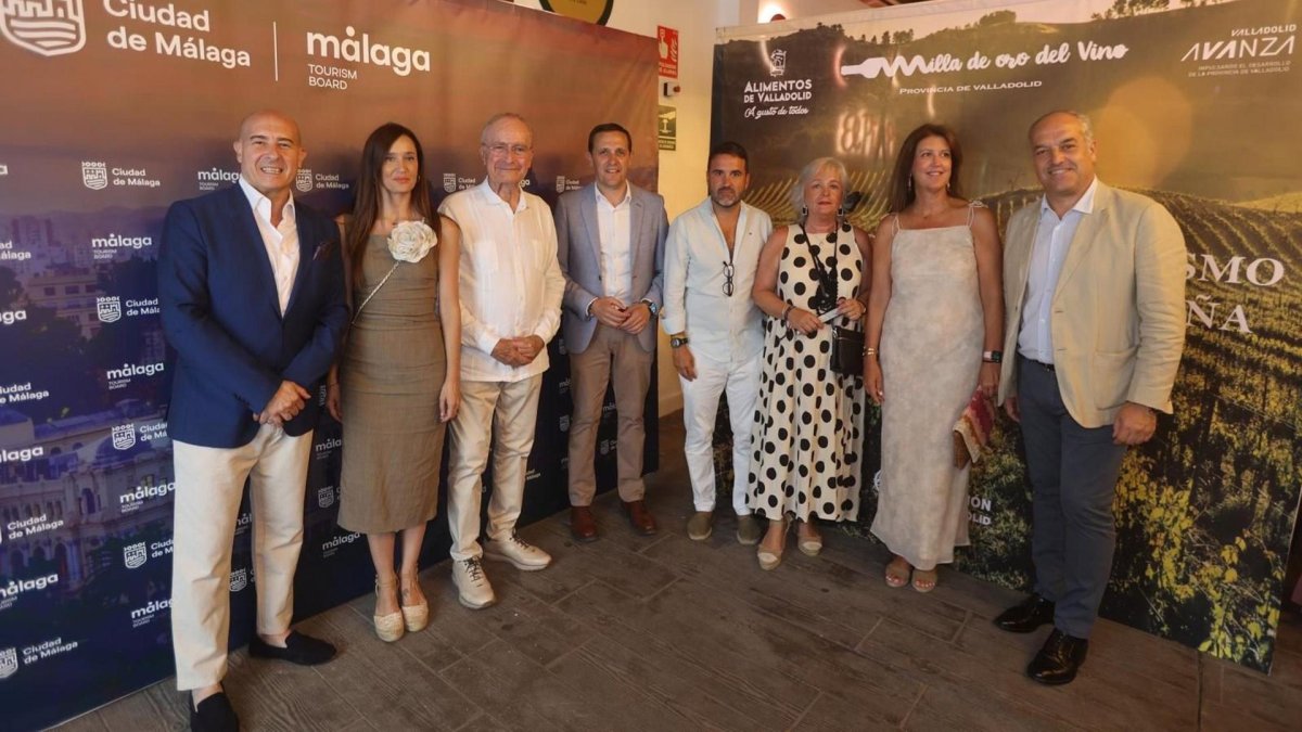 Íscar participa en la recepción del sector turístico de Málaga.
