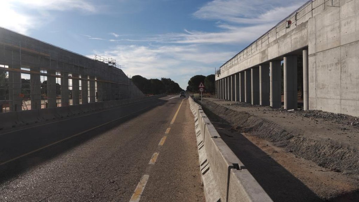 Estado de las obras del enlace ferroviario de la U de Olmedo este jueves