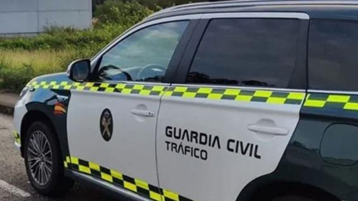 Patrulla de la Guardia Civil de Tráfico.