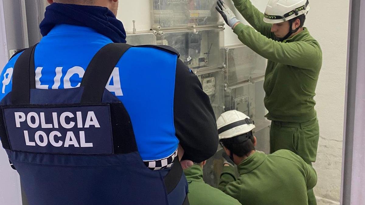 Vuelven a desenganchar el agua y la luz a los okupas de Arroyovereda