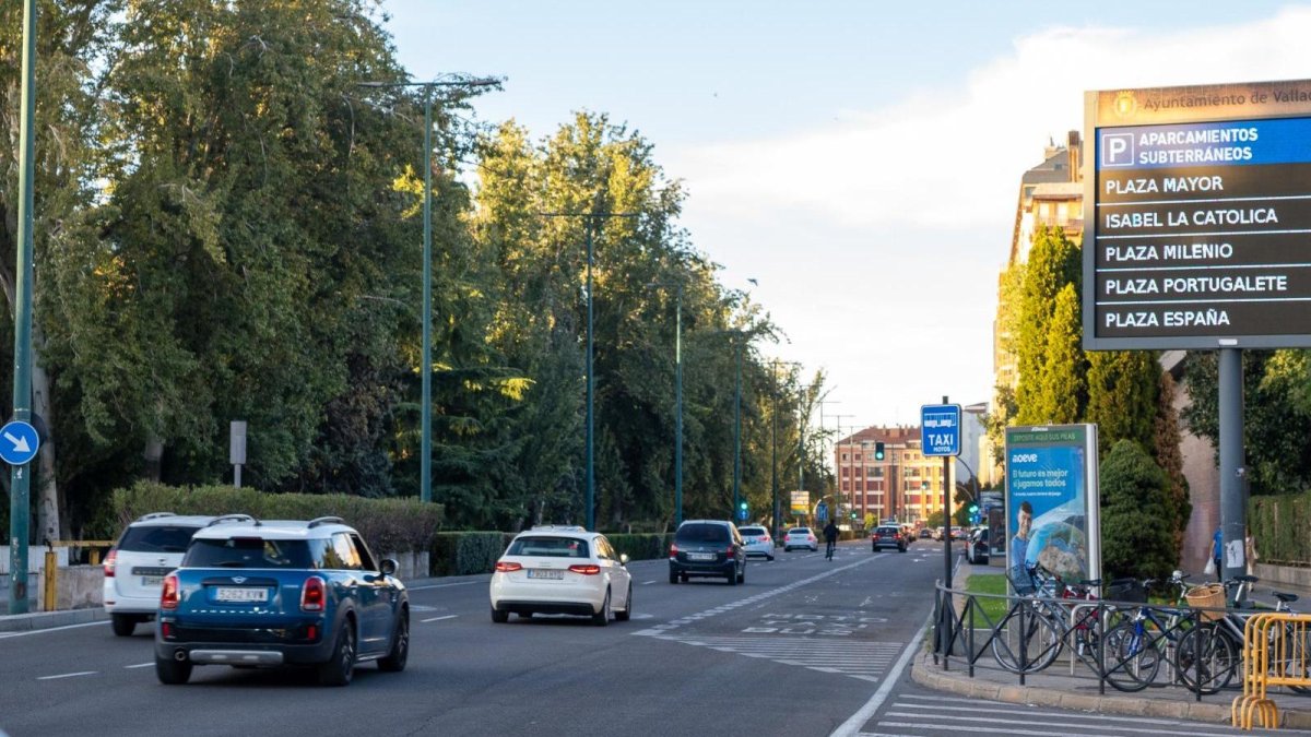 Isabel la Católica pierde un carril por las obras de Aquavall.