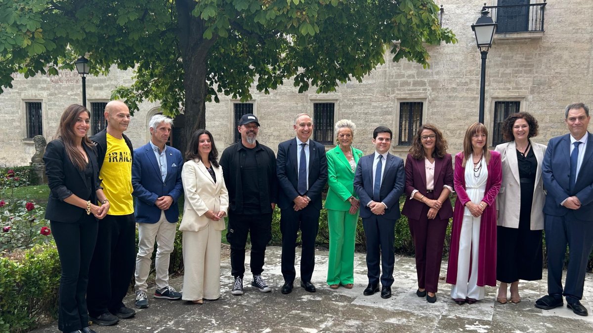 María Luisa Segoviano, César Pérez Gellida, Almudena Sevilla y Alexandre Pérez galardonados como Alumni de Honor
