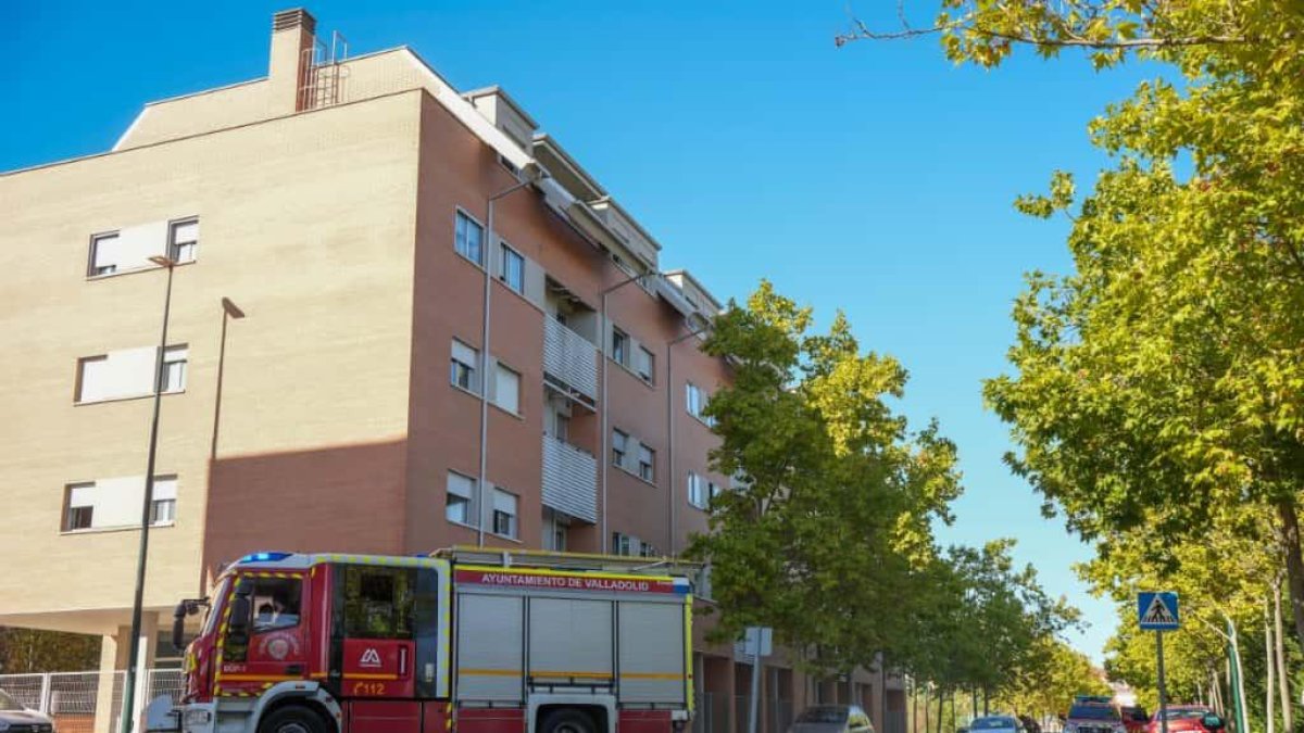 Incendio en una vivienda en la calle Treviño