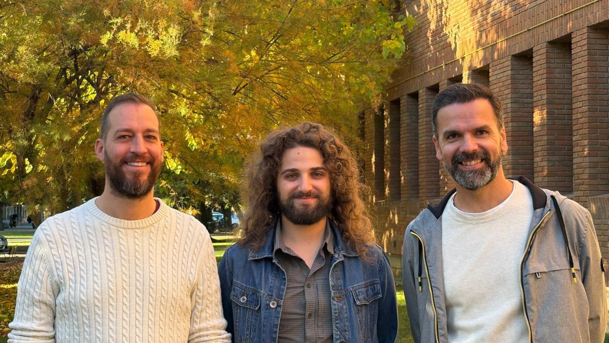 Diego Rebaque, Asier Largo-Gosens y Hugo Mélida, investigadores del grupo FISIOVEGEN de la ULE