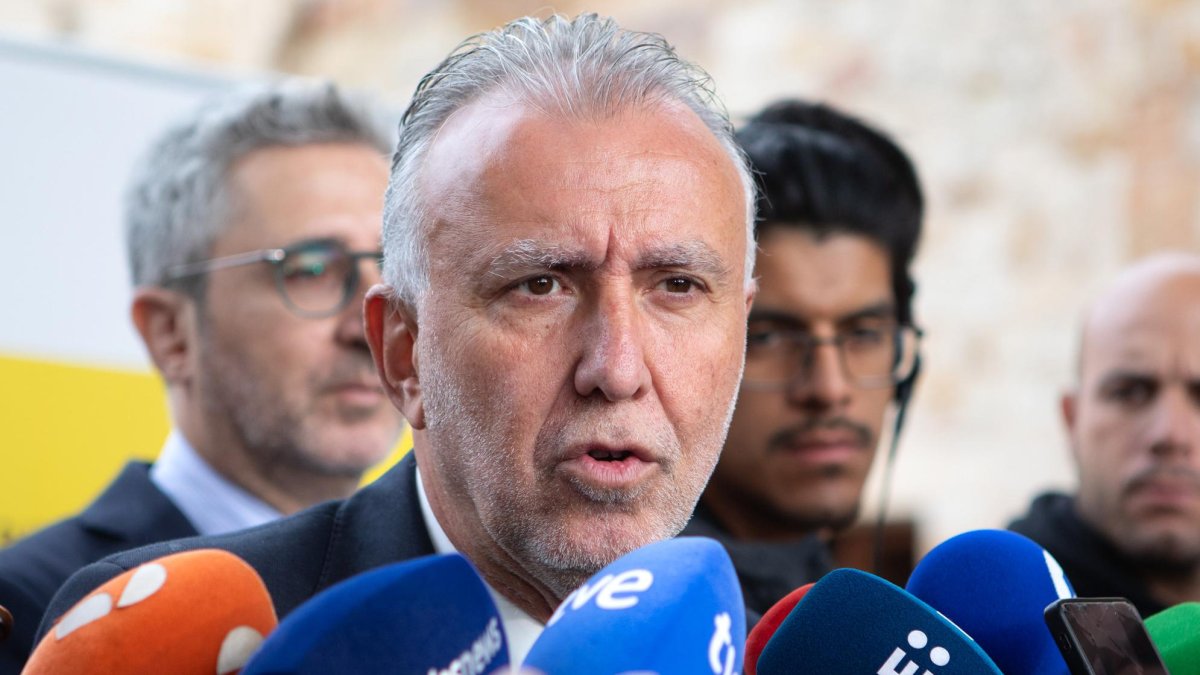 El ministro Ángel Víctor Torres atiende a los medios tras la reunión de la Comisión Interministerial de Coordinación de la Administración Periférica del Estado en Zamora.