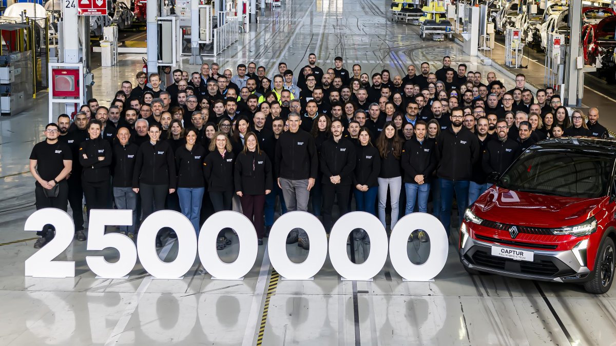 La factoría de Valladolid de Renault Group celebra la producción de la unidad 2,5 millones de Renault Captur