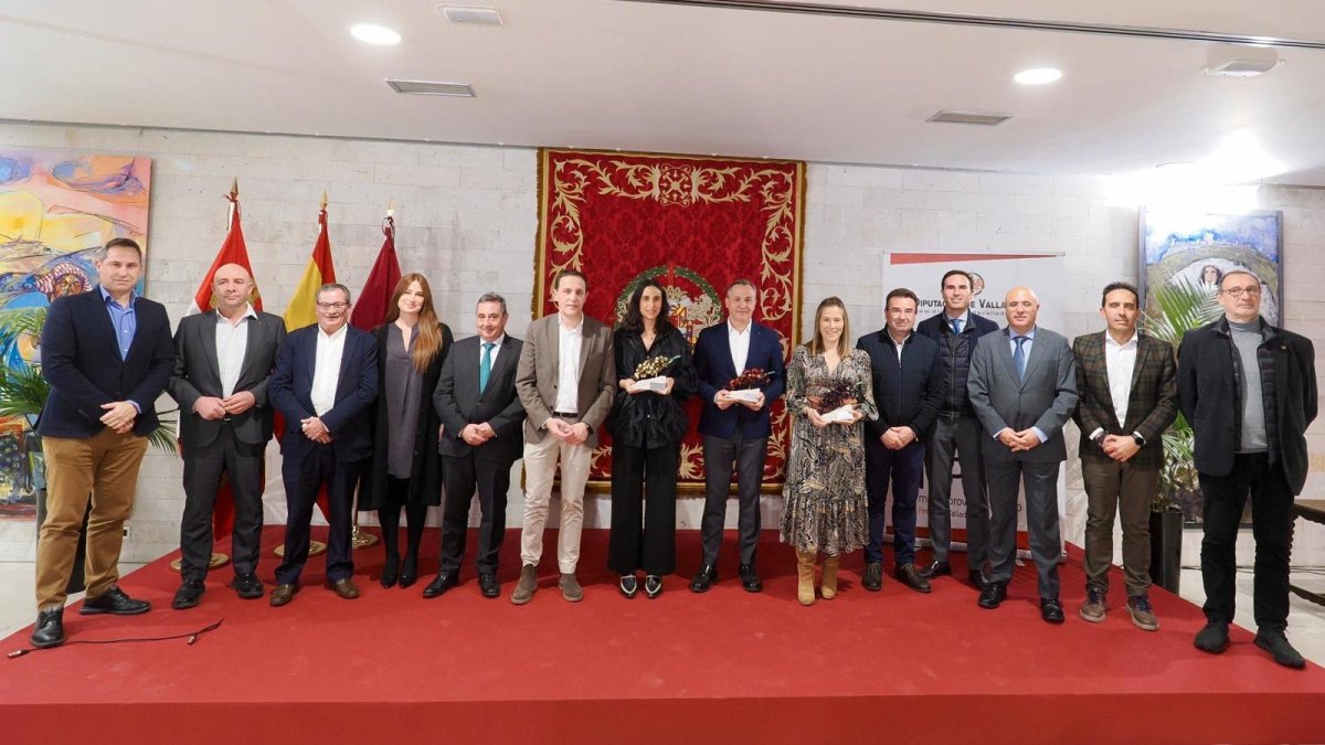 El presidente de la Diputación de Valladolid entrega los galardones Vino del Museo 2025