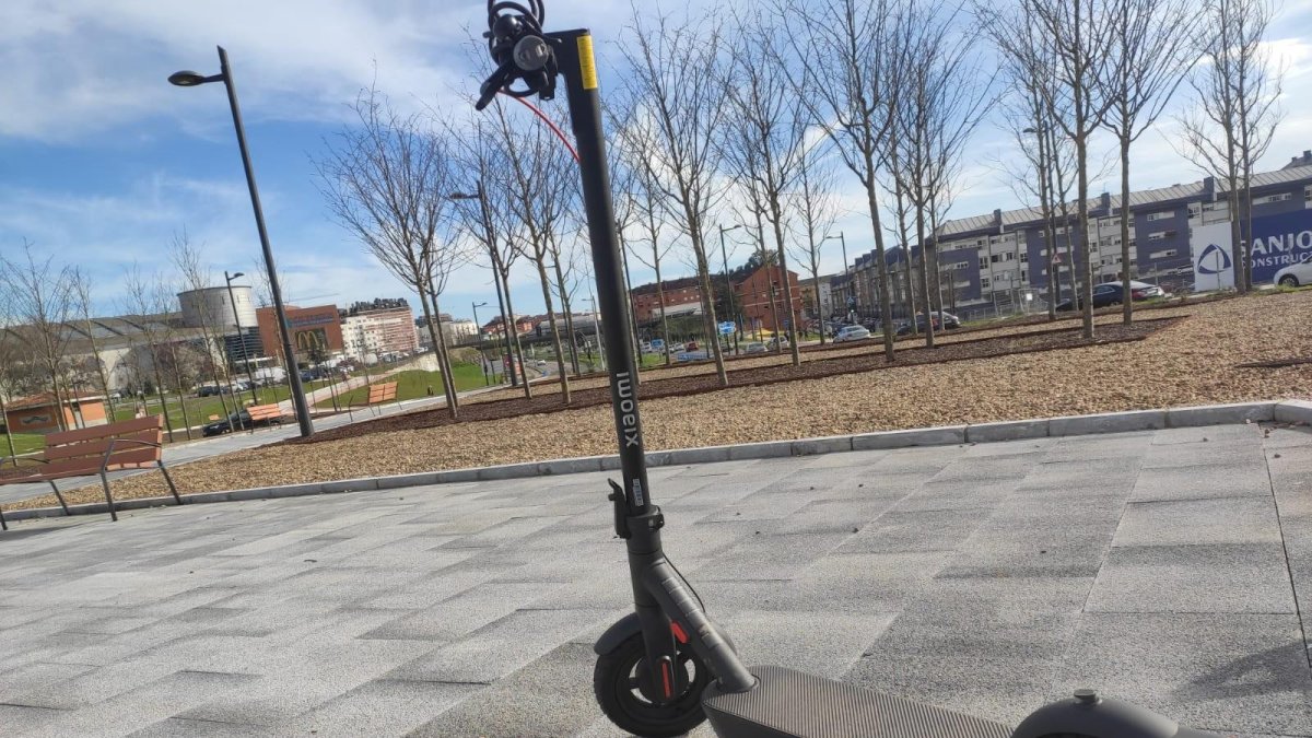 Archivo - Patinete eléctrico.