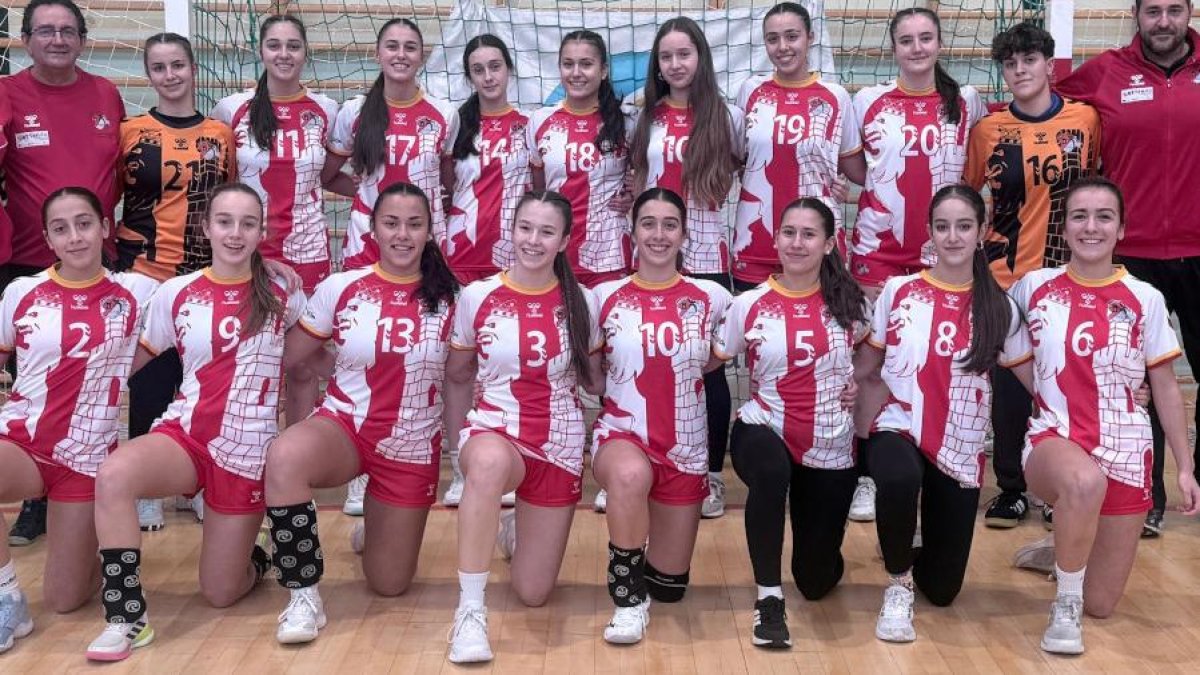 Equipo cadete femenino dirigido por Miguel Ángel Peñas.