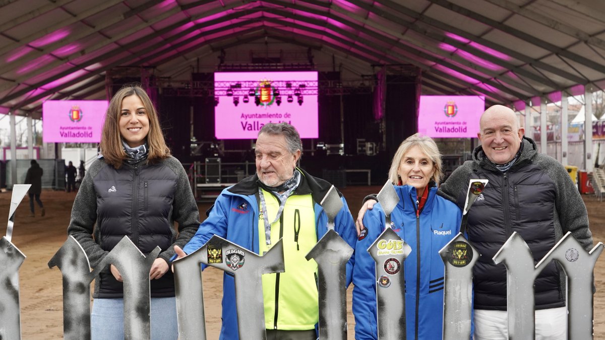 Blanca Jiménez, José Manuel Navas, Raquel Arroyo y Jesús Julio Carnero en la campa de Pingüinos.
