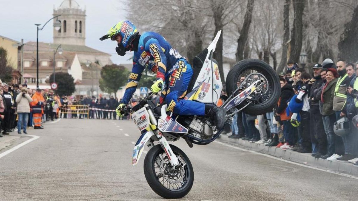 Exhibición de Stunt666 + en Aldeamayor de San Martin