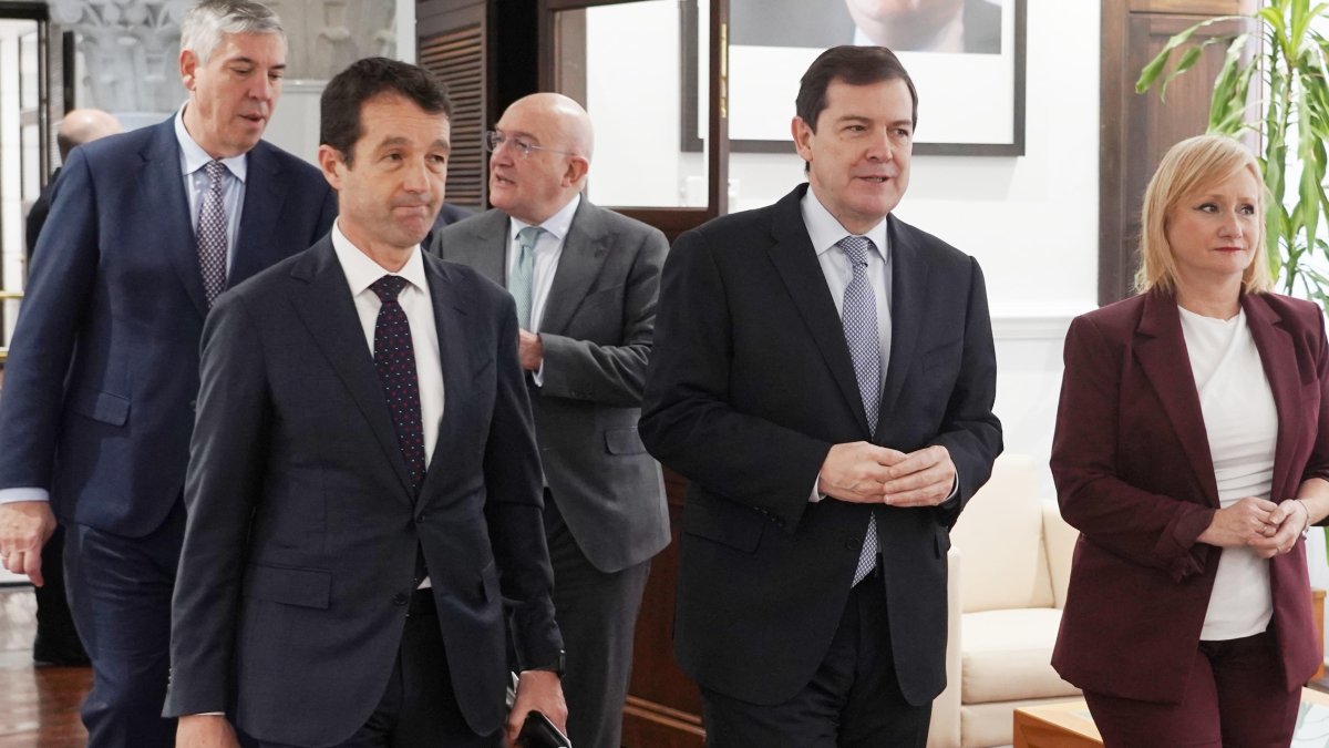 Alfonso Fernández Mañueco, Ángel Escribano, Leticia García, José Vicente de los Mozos y Jesús Julio Carnero.