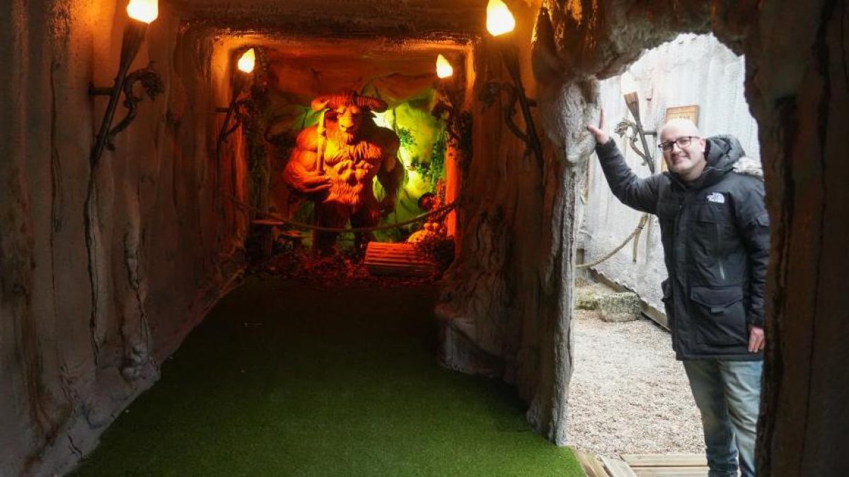 Inauguración del nuevo espacio El Laberinto de Medusa con Juan Villa.