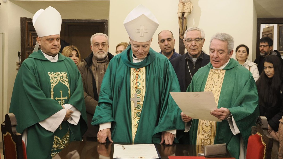 Mons. Acero, Cardenal Aguiar, Mons. Sanchez Monge y Jesus Fernandez Lubiano, que da lectura al hermanamiento