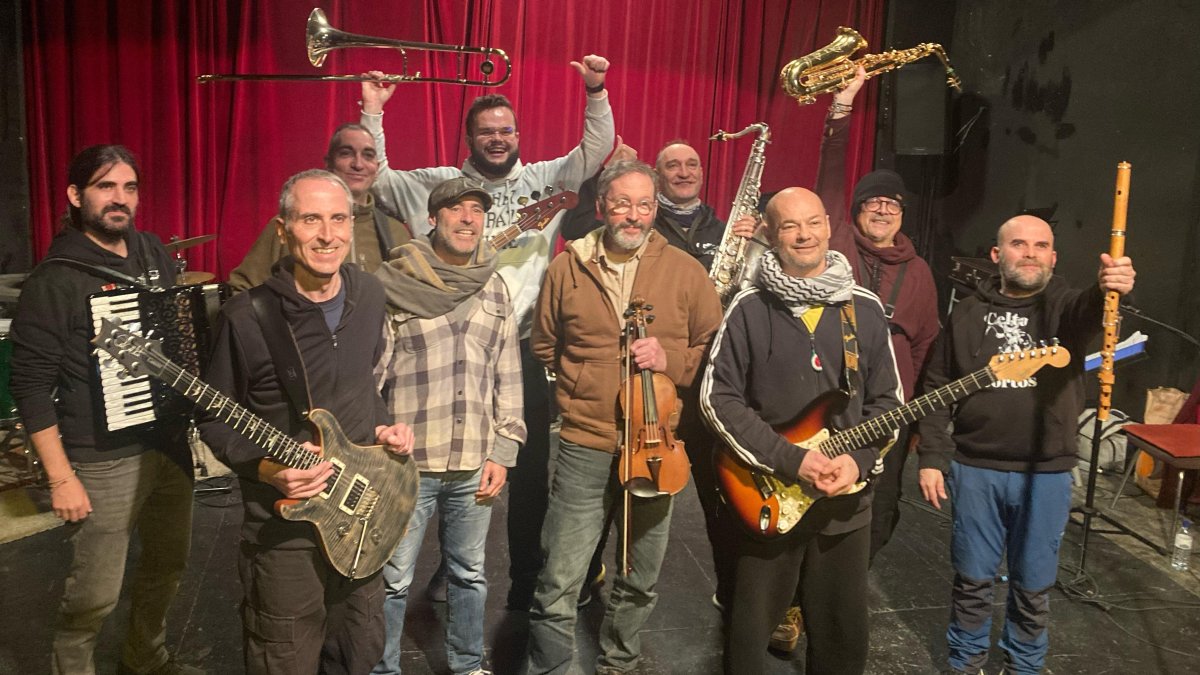 Una imagen de los músicos, en Patio Corsario, durante los ensayos.