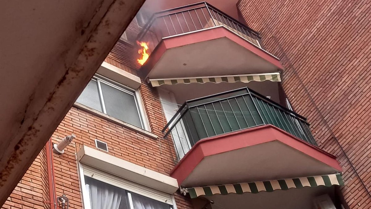 Incendio en el octavo piso de la calle Guipúzcoa