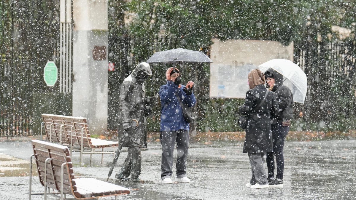 La nieve frente al Campo Grande de Valladolid.