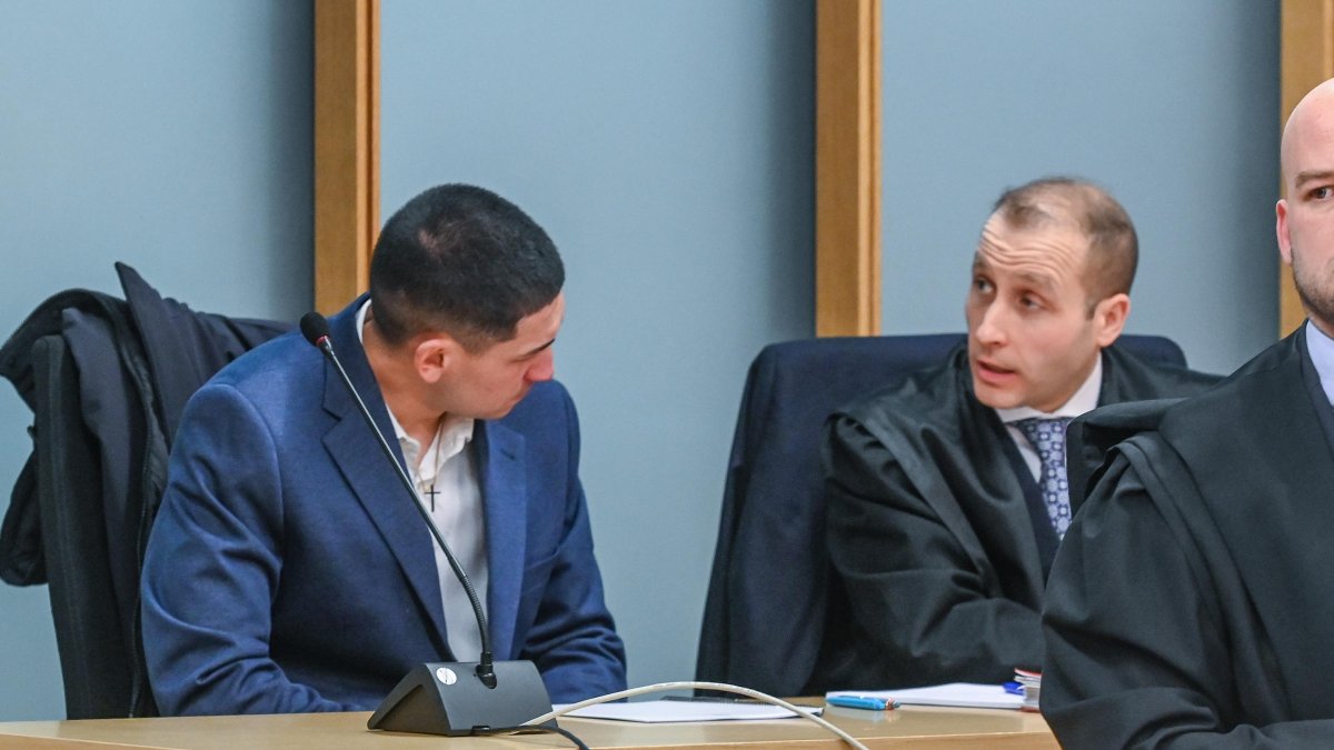 José Luis Novoa junto a su abogado defensor.