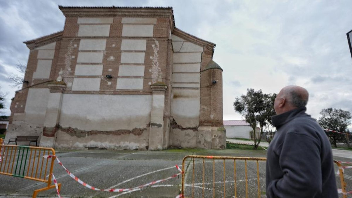 Estado de la iglesia de Gomeznarro.
