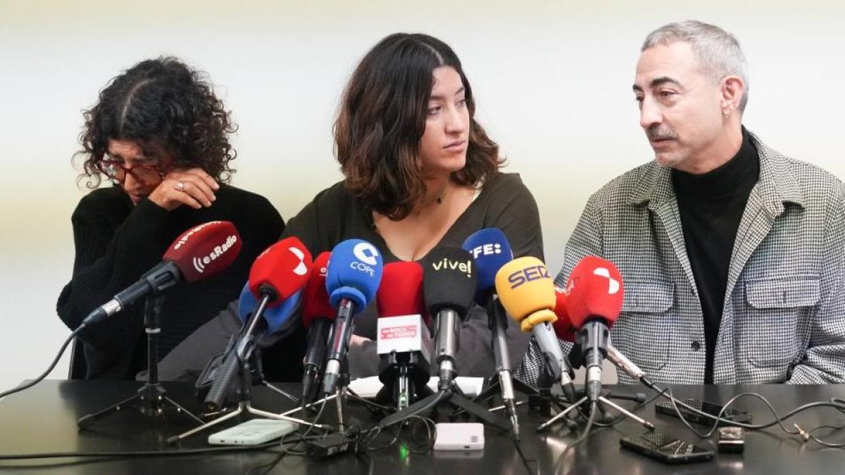 Chus Franco, Carla Delgado y  Francisco Delgado. Padres y hermana de Sergio Delgado