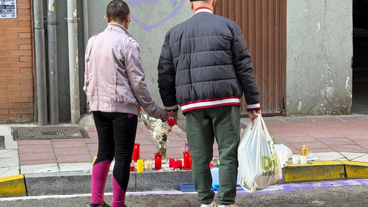Altar en recuerdo a Juan Esteban Rubio, el joven apuñalado mortalmente en La Rondilla