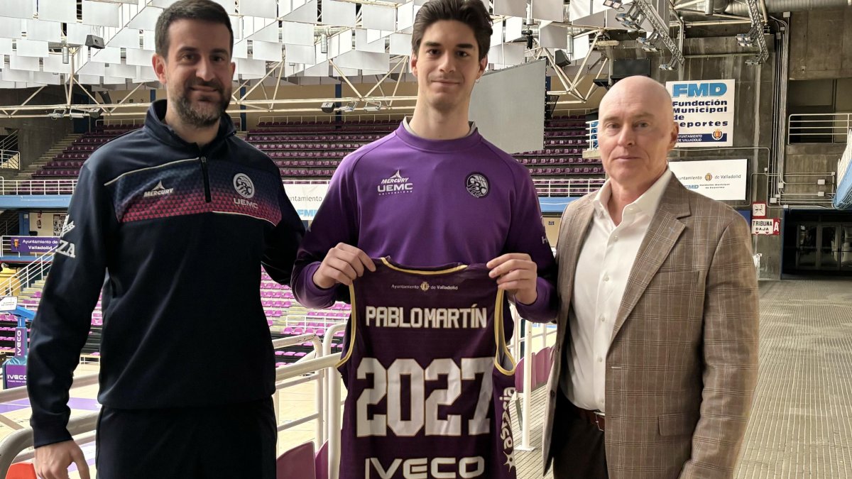 Pablo Martín, junto a David Barrio y Mike Hansen, renueva con el CBC Valladolid.