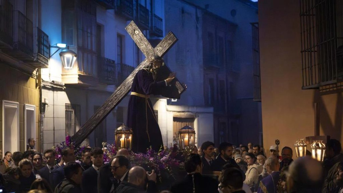 celebración del Vía Crucis Cuaresmal de la Cofradía Penitencial de la Sagrada Pasión de Cristo