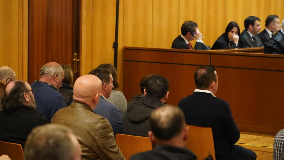 Arranca el juicio por el fraude de los ataúdes en la funeraria El Salvador.