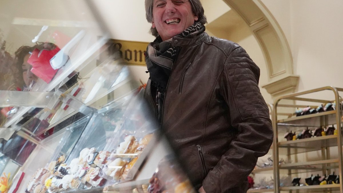 El secretario general del PSOECyL y candidato a la Presidencia de la Junta, Carlos Martínez, antes del acto público en Miranda de Ebro (Burgos).