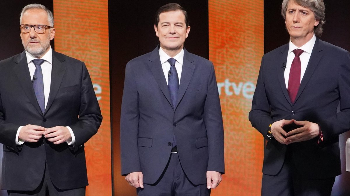 Los candidatos a la Presidencia de la Junta Carlos Pollán (Vox); Alfonso Fernández Mañueco (PP) y Carlos Martínez (PSOE) en el primer debate de las elecciones autonómicas.