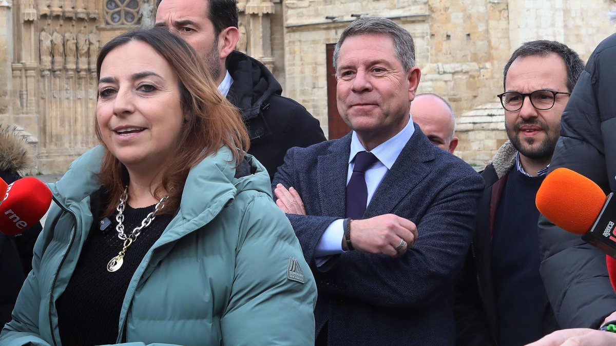 El presidente de Castilla-La Mancha, Emiliano García Page, y la alcaldesa de Palencia, Miriam Andrés.