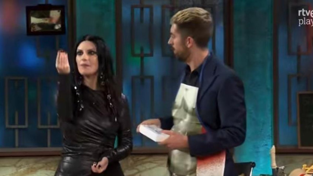 Laura Pausini y Broncano prueban las almendras de Medina de Rioseco