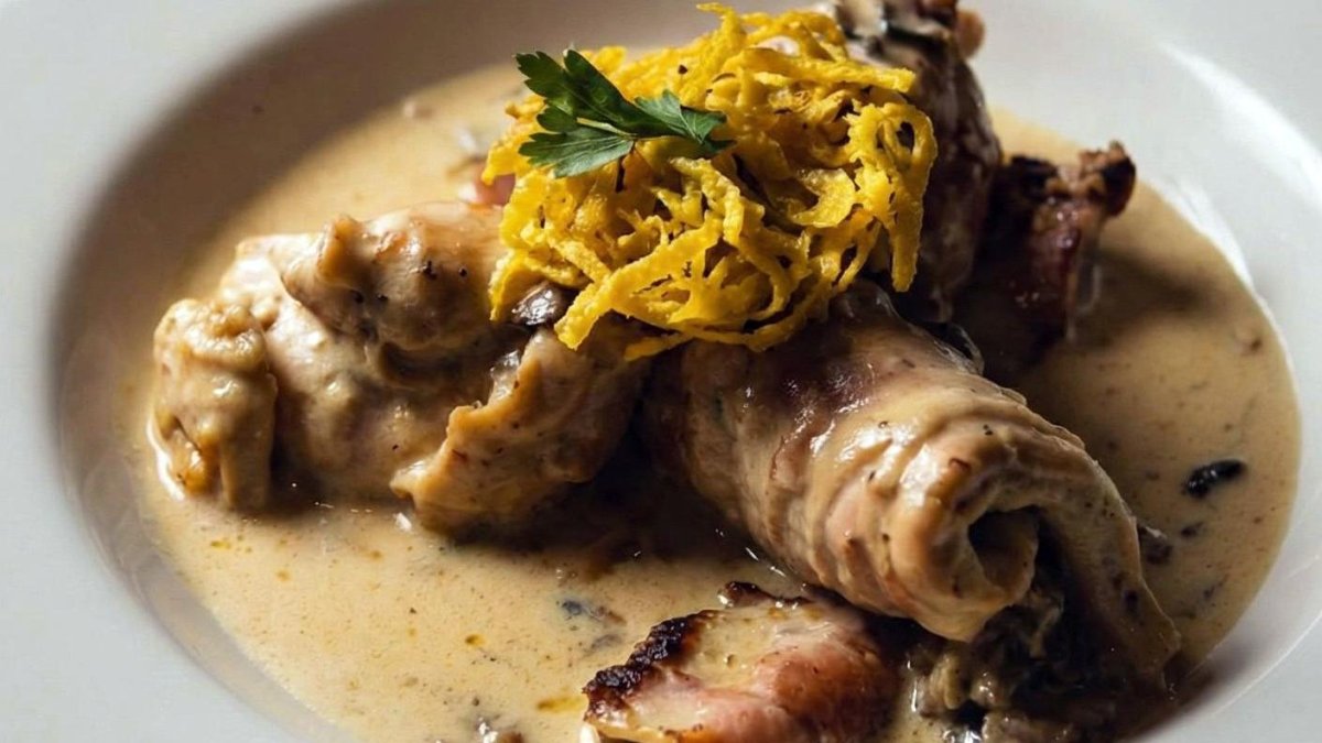 ROLLITOS DE TERNERA EN SALSA CREMOSA DE SETAS
