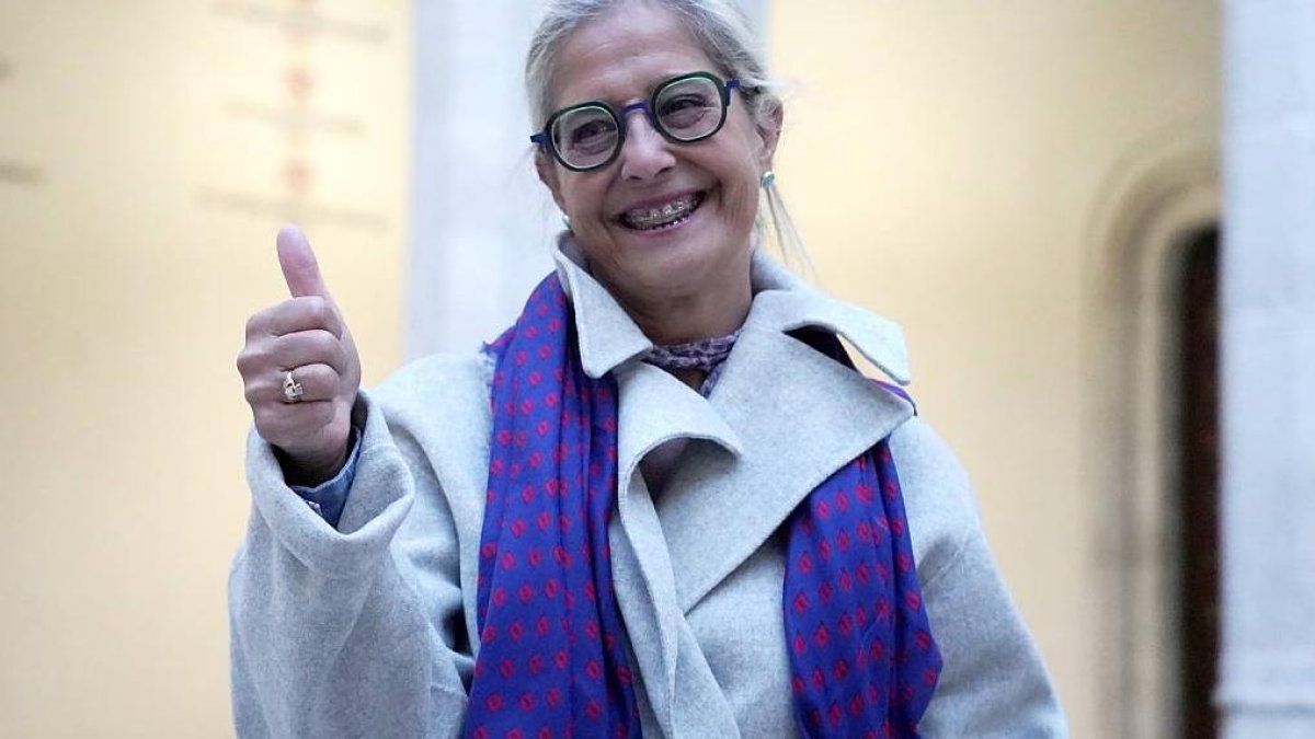 Pilar Garcés celebra su victoria tras el recuento electoral, en las instalaciones del Palacio de Santa Cruz.