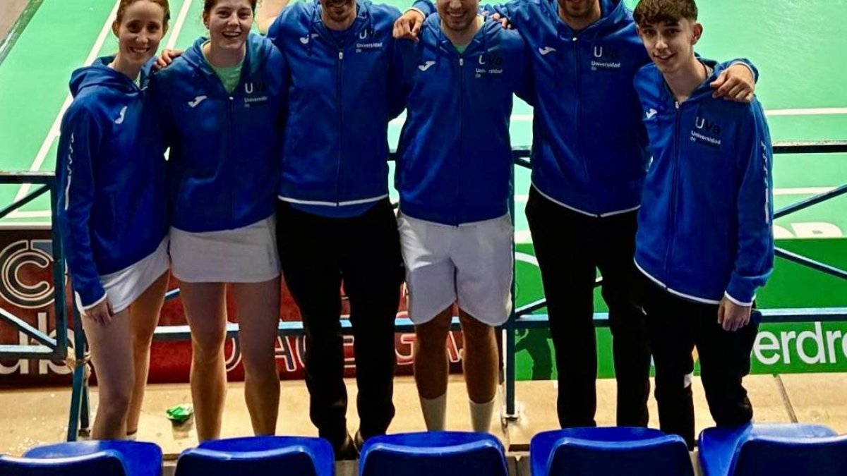 El equipo de bádminton de la UVa en el Campeonato de España Absoluto.