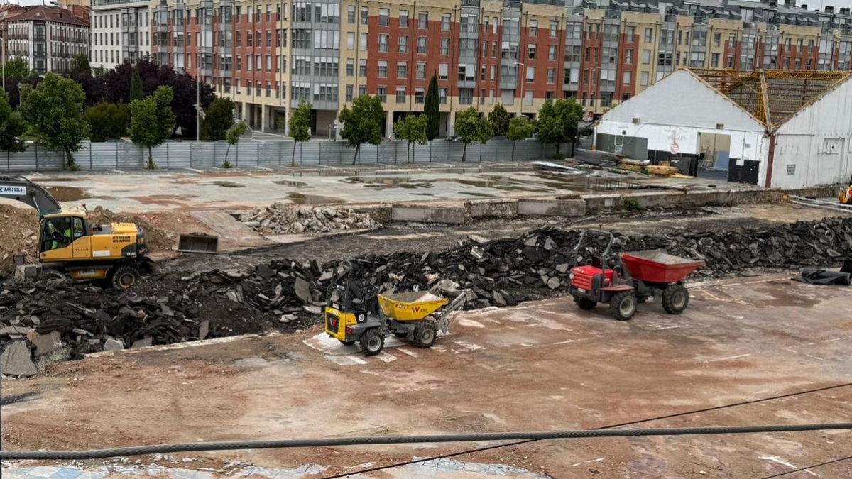 Situación actual de los terrenos que anteriormente estaban ocupados por la estación Gourmet y donde se construirá el aparcamiento subterráneo