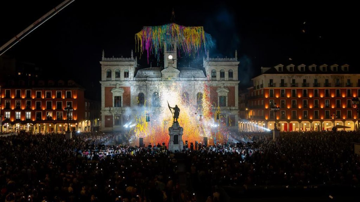 Actuación de Gratte Ciel en la plaza Mayor