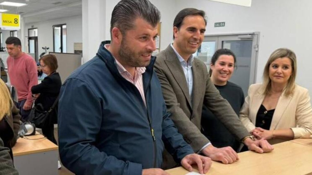 Borja del Barrio junto a Guzmán Gómez
