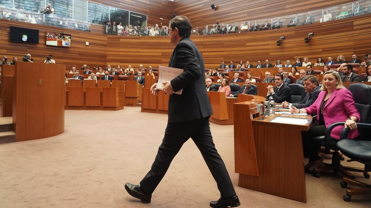 El candidato a la Presidencia de la Junta de Castilla y León, Alfonso Fernández Mañueco, expone su programa de gobierno en las Cortes.