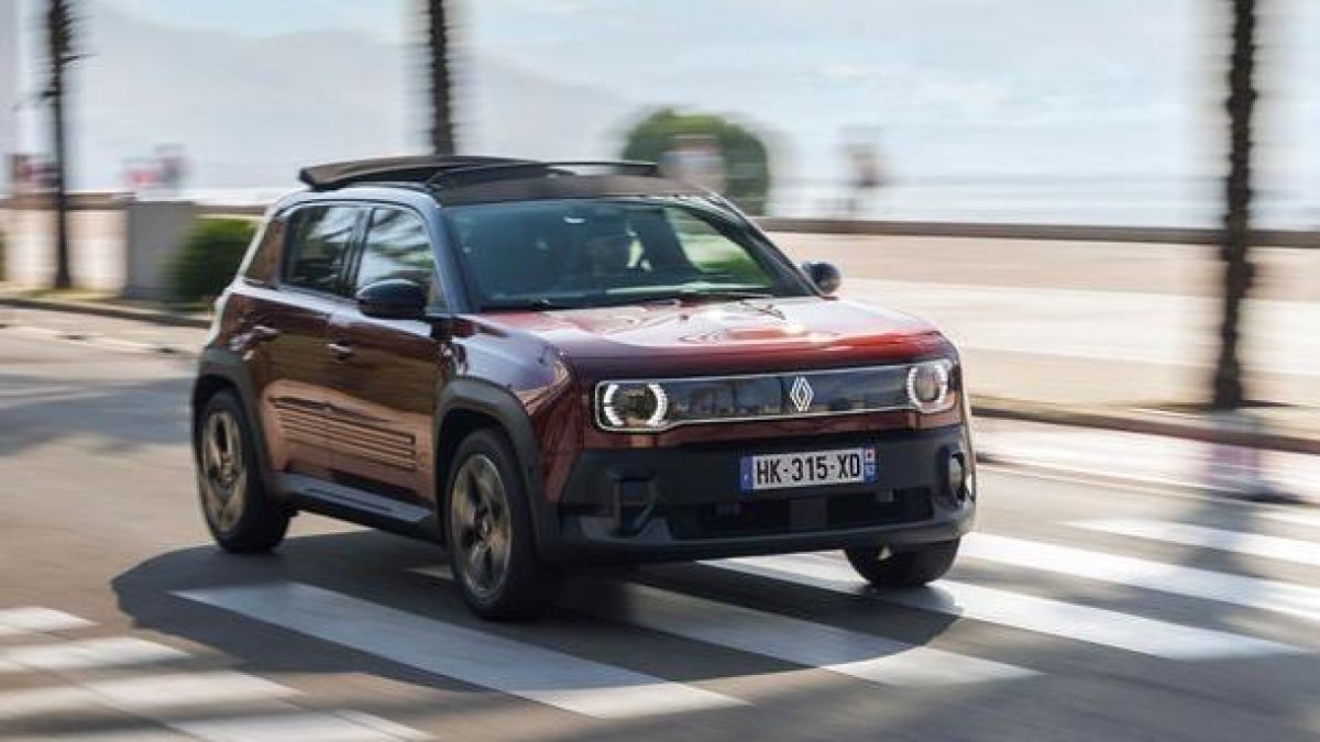 Renault lanza el Renault 4 Plein Sud, la versión descapotable del 'Cuatro Latas' con 409 km de autonomía.